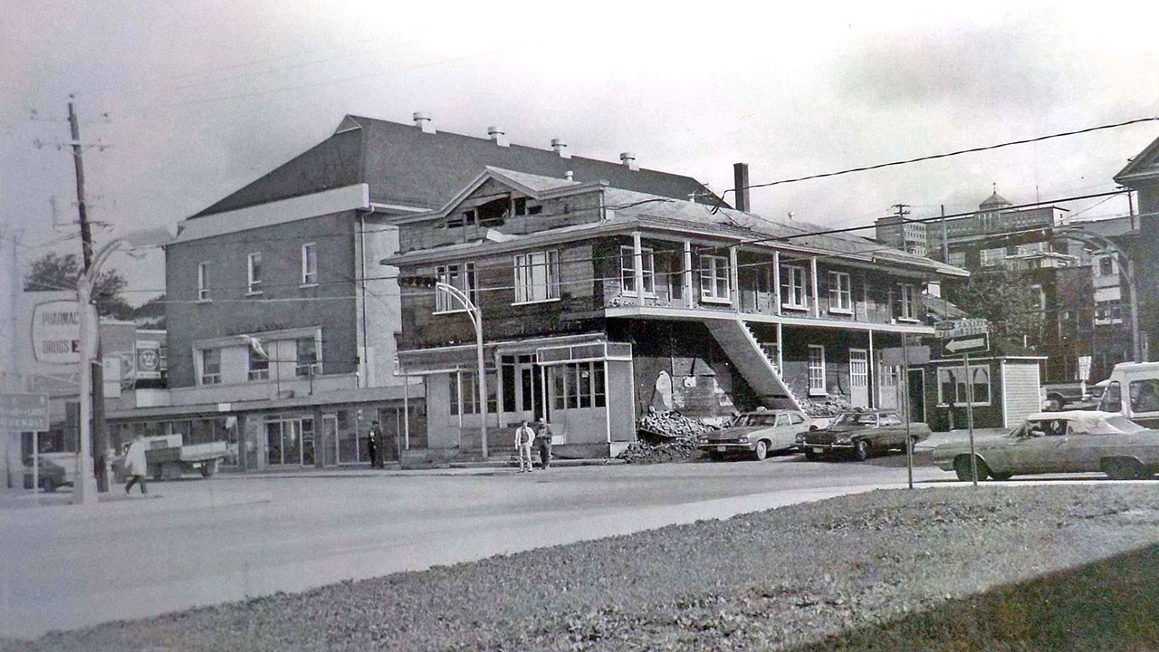 L'ancien magasin Dechêne sur la 1re avenue