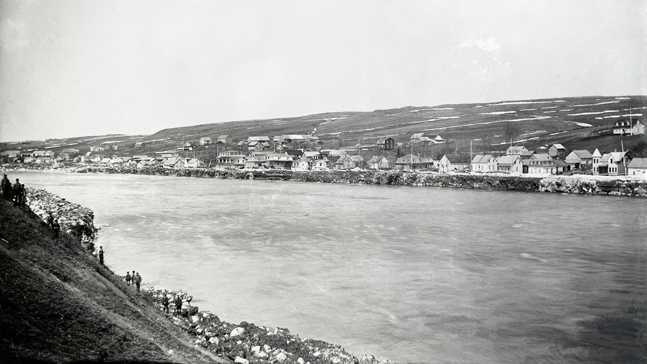 Le pont de bois, arraché par la débâcle en 1896