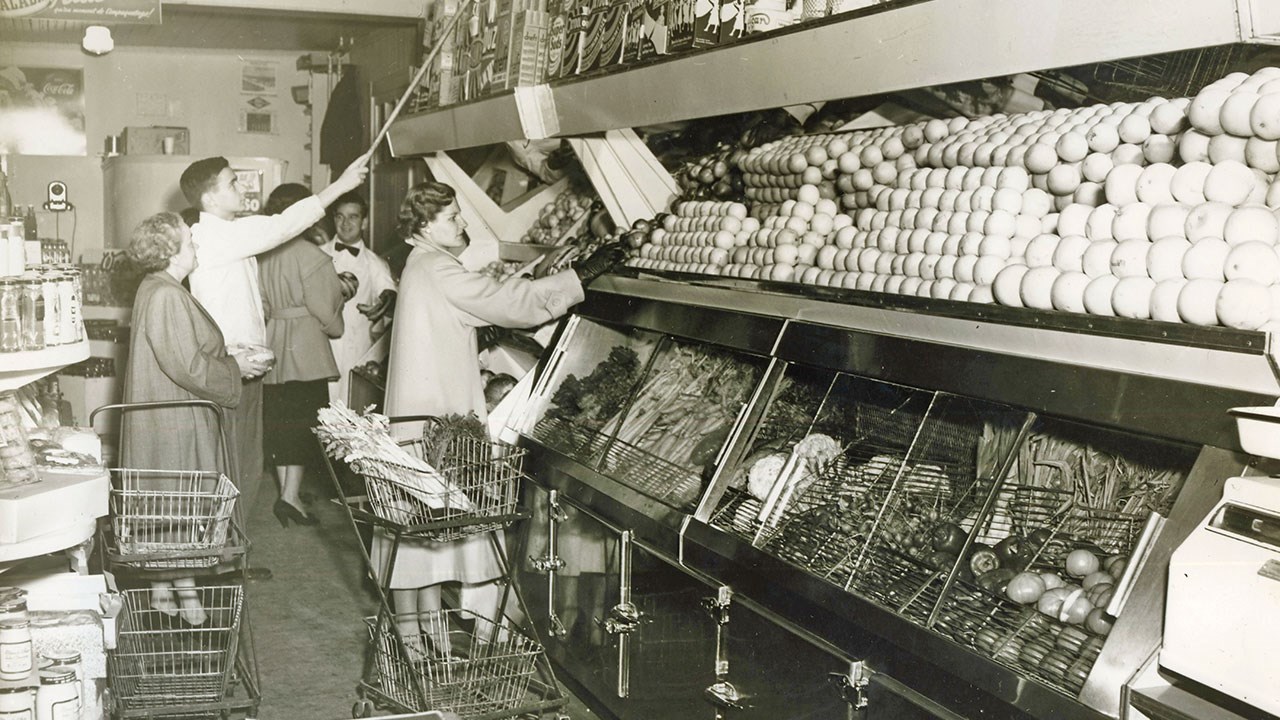 L'ancienne épicerie Marché Central près du pont de fer