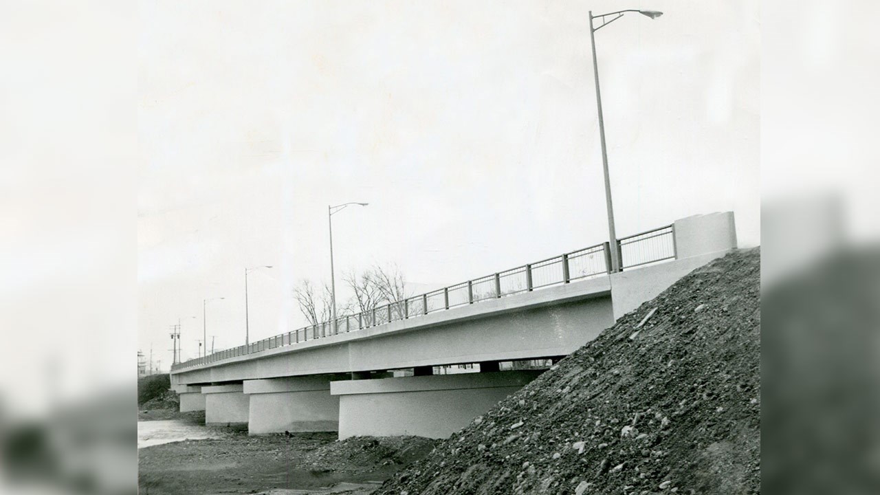 Les ponts de la rivière Famine à la Station