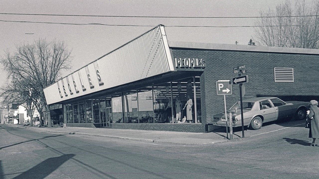 L'ancien magasin Peoples de la Première Avenue