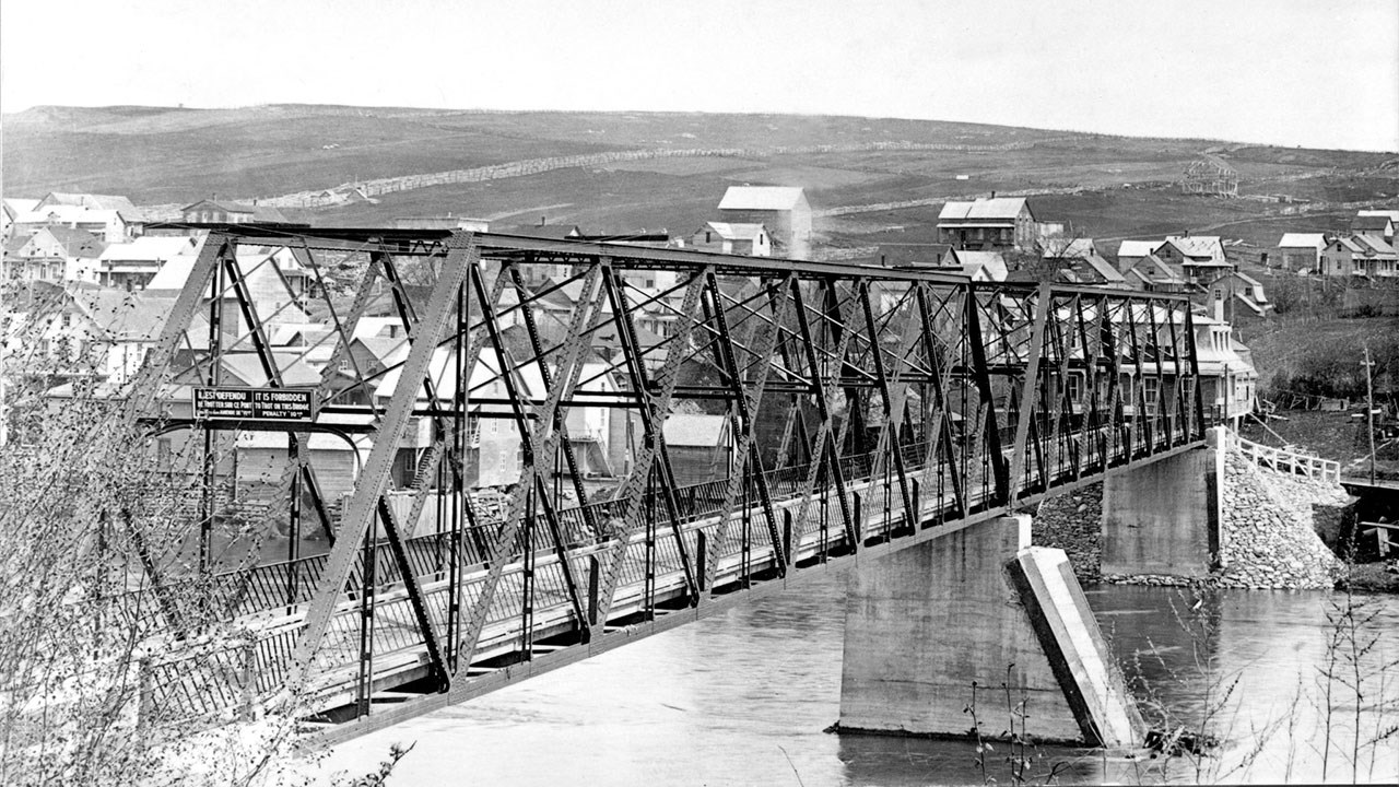 Le premier pont de fer en 1912