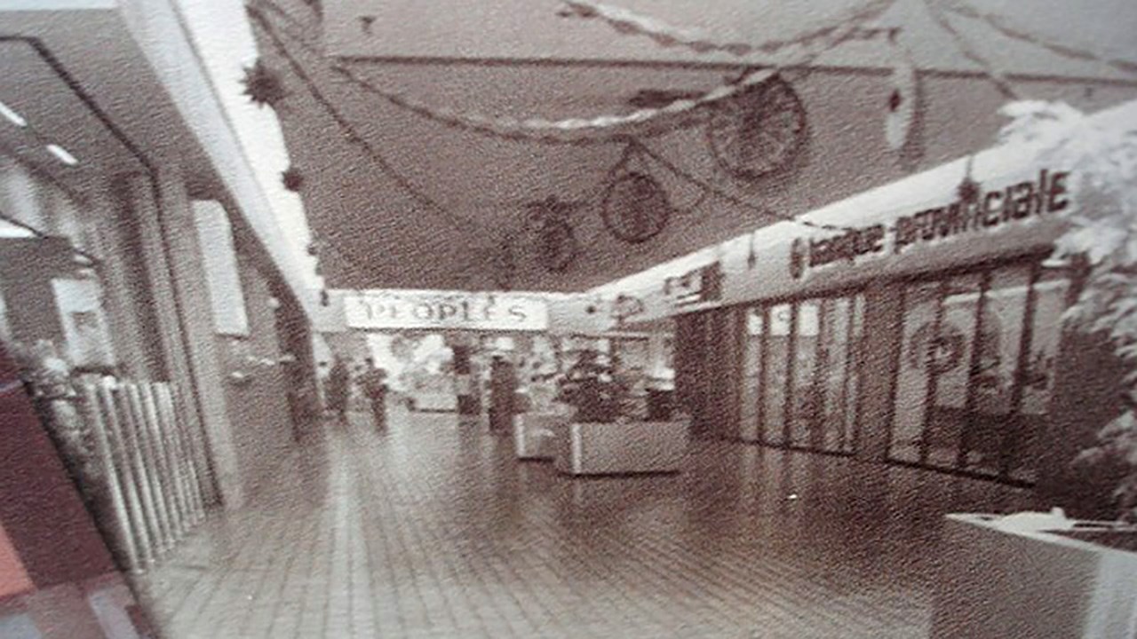 L'ancien magasin Peoples de la Première Avenue