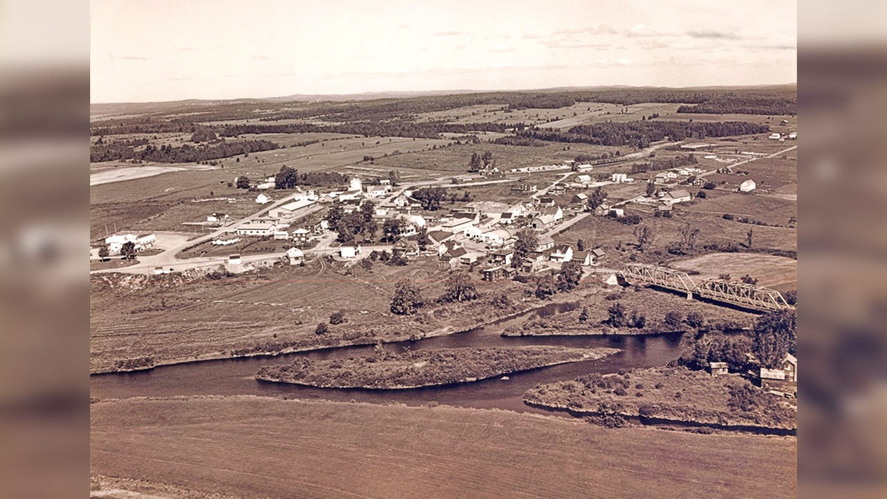 Les ponts de la rivière Famine à la Station