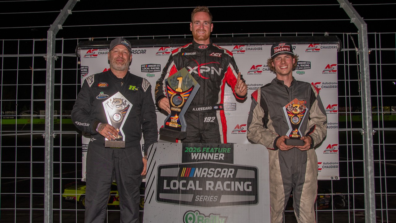 Podium Nascar Sportman.jpg