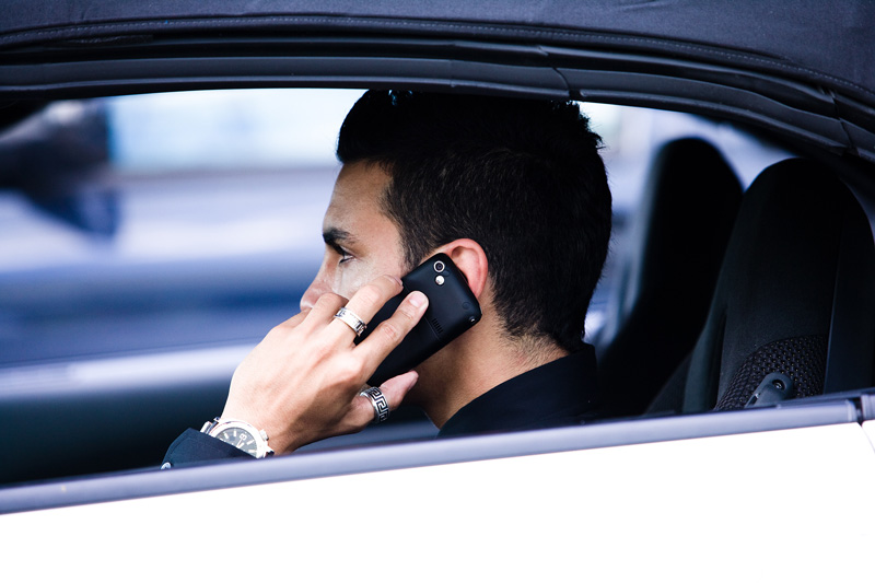Le cellulaire au volant une pratique interdite toujours populaire