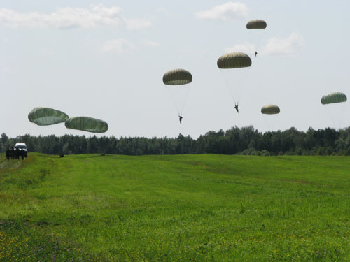 Des hommes descendus du ciel