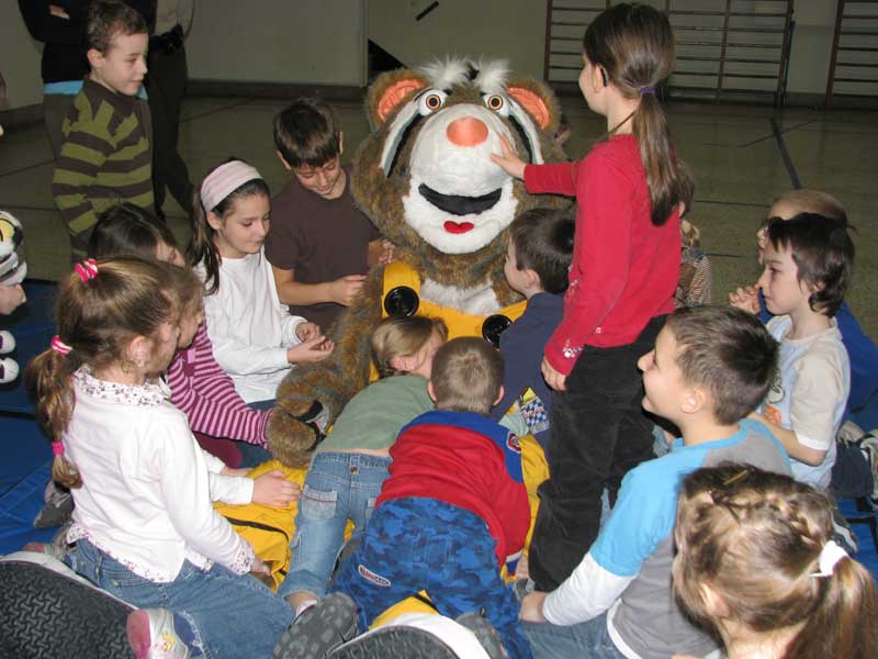La mascotte Bubusse en tournée dans les écoles de la CSBE