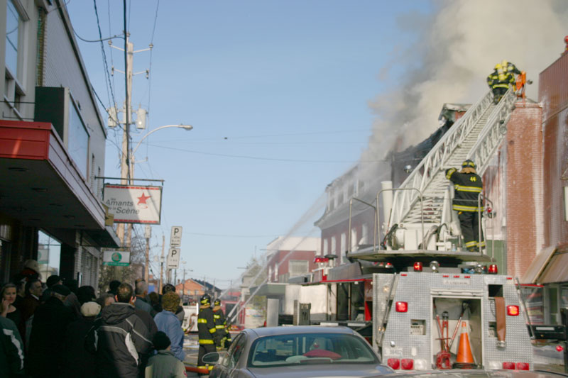 Incendie de l’édifice Gagné : Des heures de combat pour le Service de sécurité incendie