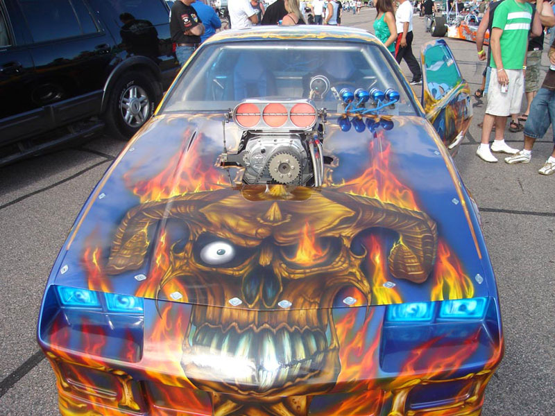 Le Festidrag Castrol dans les rues de Saint-Georges