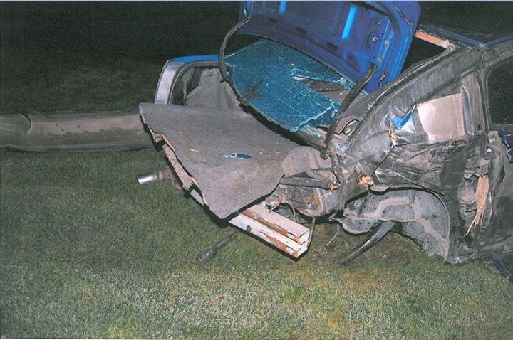 Un conducteur frappe deux poteaux électriques à Saint-Georges avant de s'enfuir à pied