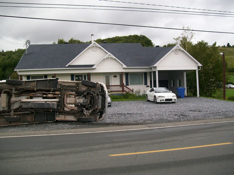 Un accident entre deux camions fait un blessé à Sainte-Marie