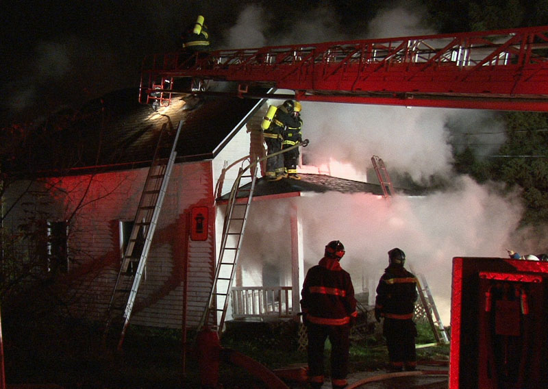 Un incendie suspect ravage une résidence à Saint-Georges