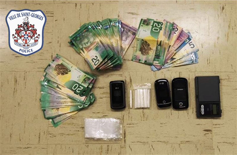 Perquisition sur la 1re Avenue et conductrice recherchée à Saint-Georges