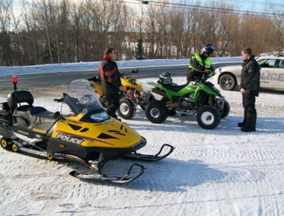 Trois motoneigistes et quadistes pris en défaut à Sainte-Marie