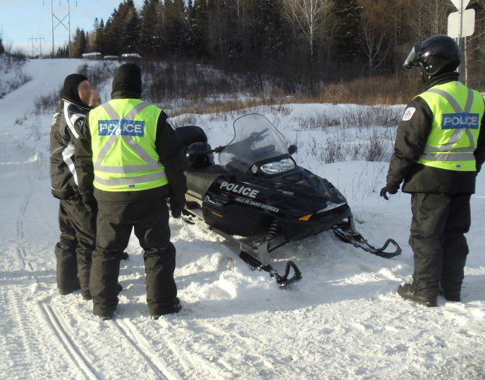 Opération motoneige et VTT: Les policiers de la Ville de Saint-Georges remettent quatre constats