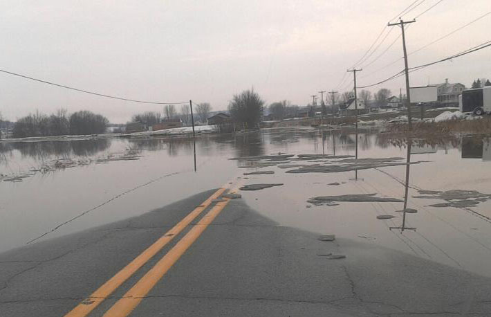 Le débordement de cours d'eau force la fermeture de la route 173 à trois endroits