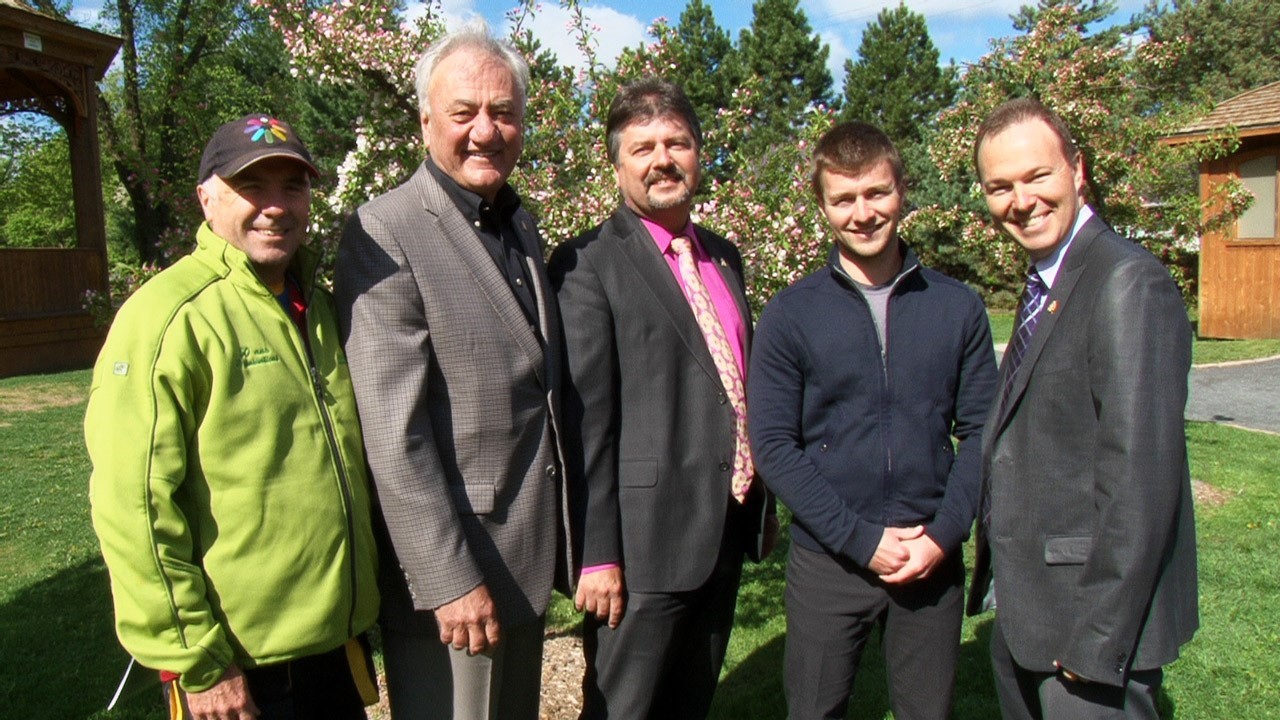 De gauche à droite: Christian Saint-Pierre, président du Musée des lilas, François Fecteau, maire de Saint-Georges, Claude Poulin, directeur général adjoint à la Ville de Saint-Georges, Bertrand Bergeron, aux Services techniques de Ville, et Richard Poulin, responsable des communications.
