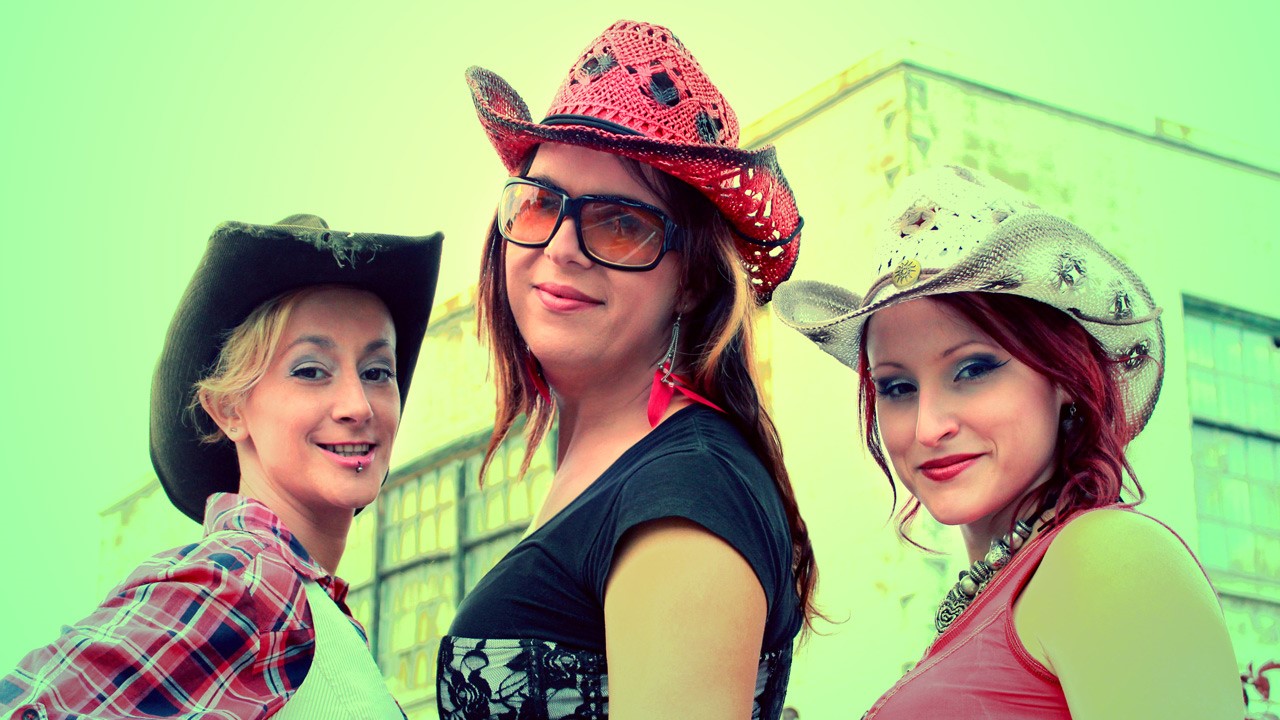 De gauche à droite: Annick Leclerc, Michelle Lambert et Johanne Lessard du groupe Soleil de fou.