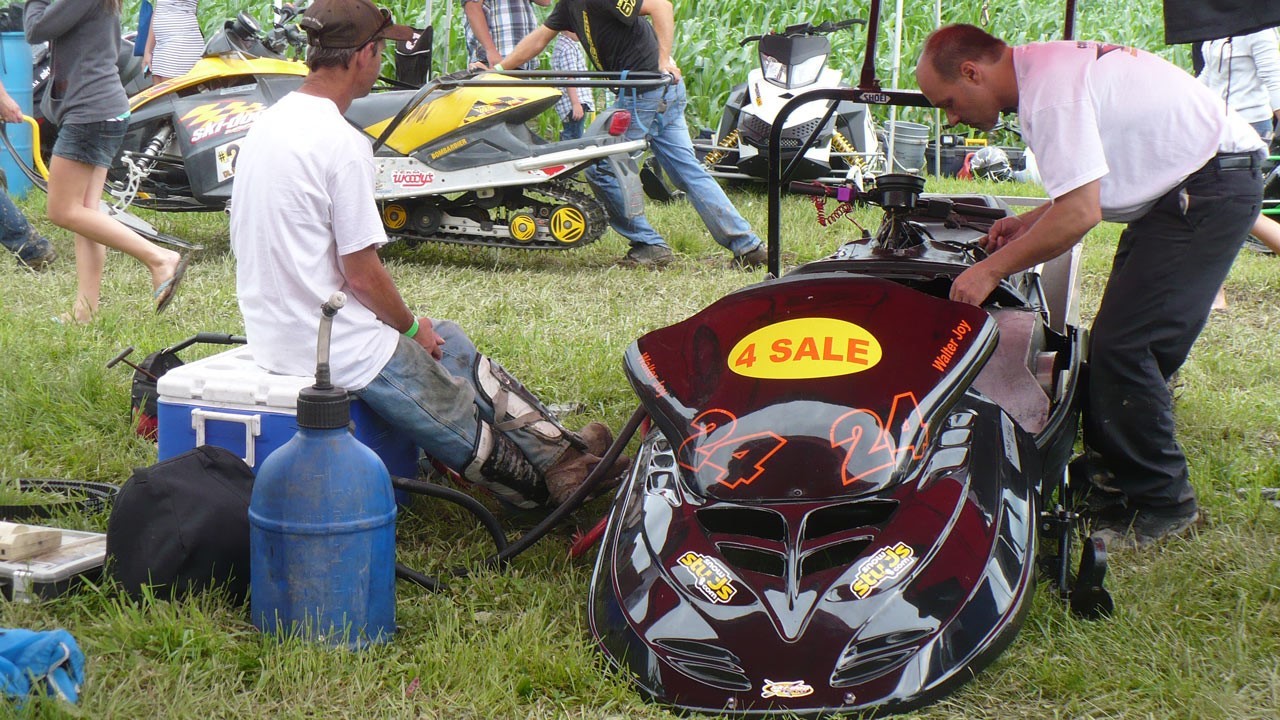 Le premier Grand Prix de motoneige de Saint-Isidore connaît un franc succès