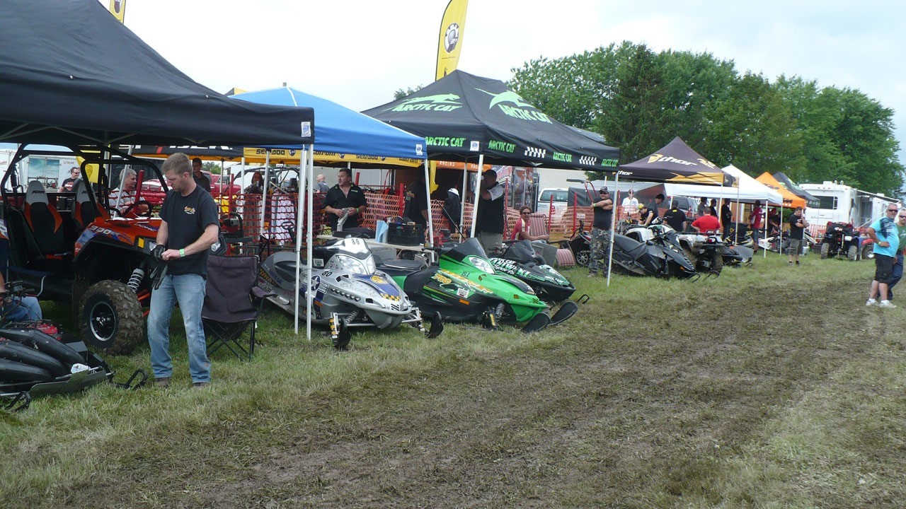 Le premier Grand Prix de motoneige de Saint-Isidore connaît un franc succès