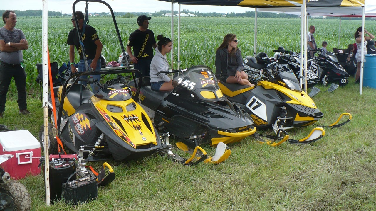 Le premier Grand Prix de motoneige de Saint-Isidore connaît un franc succès