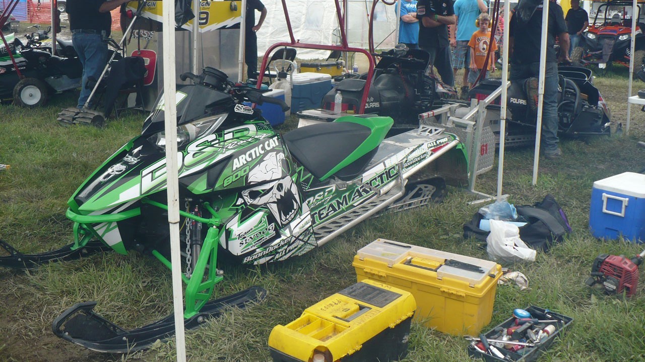 Le premier Grand Prix de motoneige de Saint-Isidore connaît un franc succès