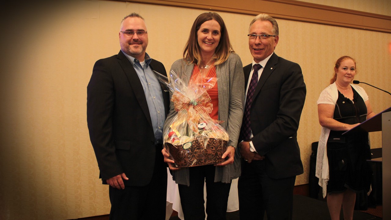 Le Club Kiwanis de Saint-Georges tenait ce jeudi la sixième édition de son déjeuner-bénéfice annuel. Pour l’occasion, l’organisme recevait à titre de conférencière l’athlète Sylvie Fréchette, double médaillée d’or olympique et femme d’affaires accomplie.