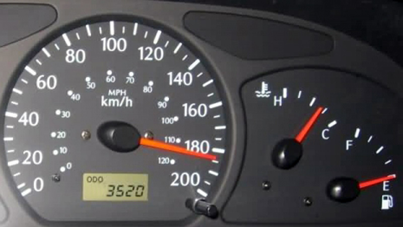 Devrait-on «normaliser» les amendes pour excès de vitesse chez les mineurs?