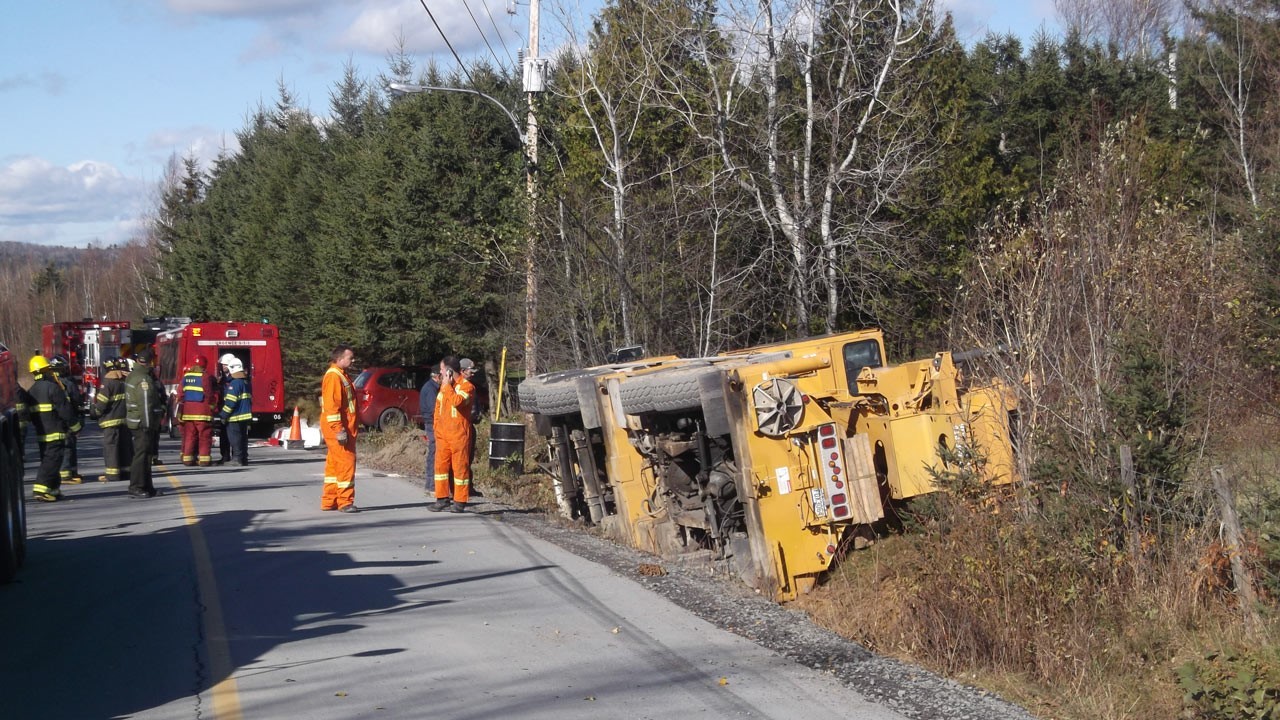 Une grue renversée bloque la circulation pendant plus de 6 heures