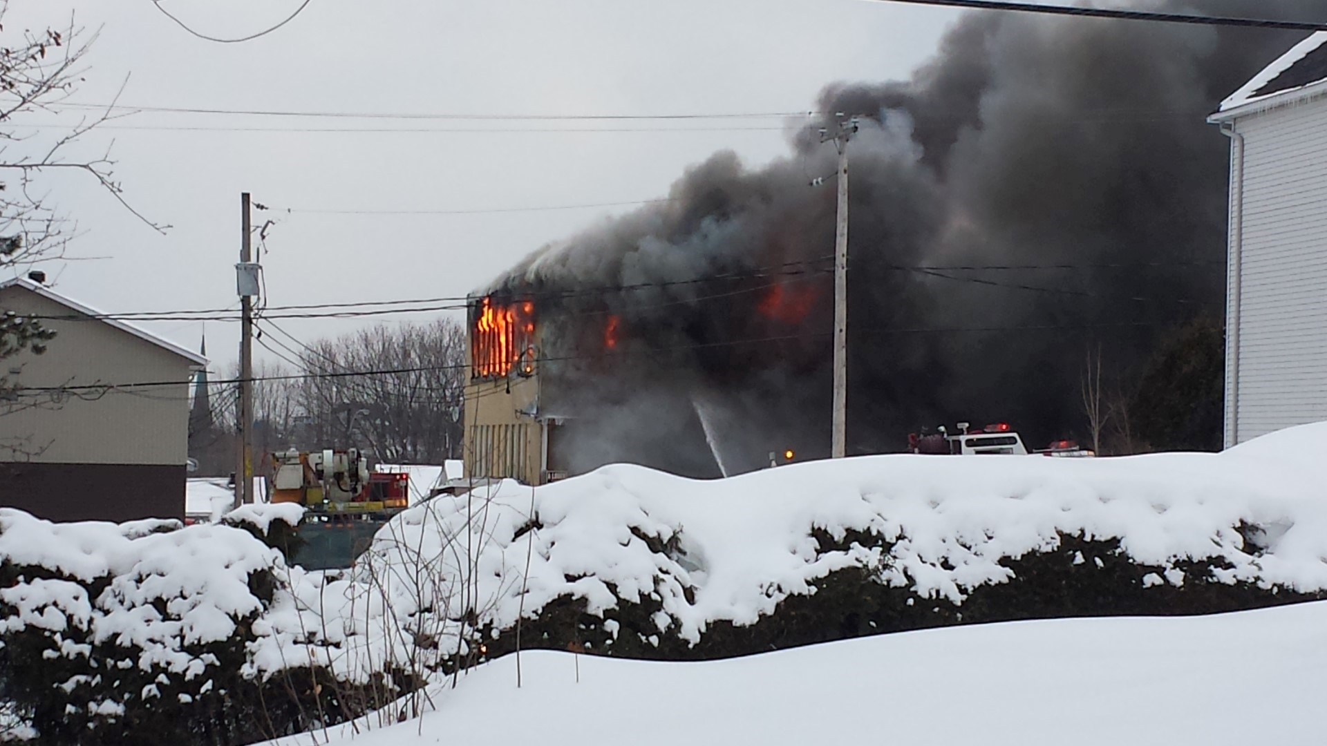 Un feu ravage un immeuble à logements dans la 135e Rue à Saint-Georges