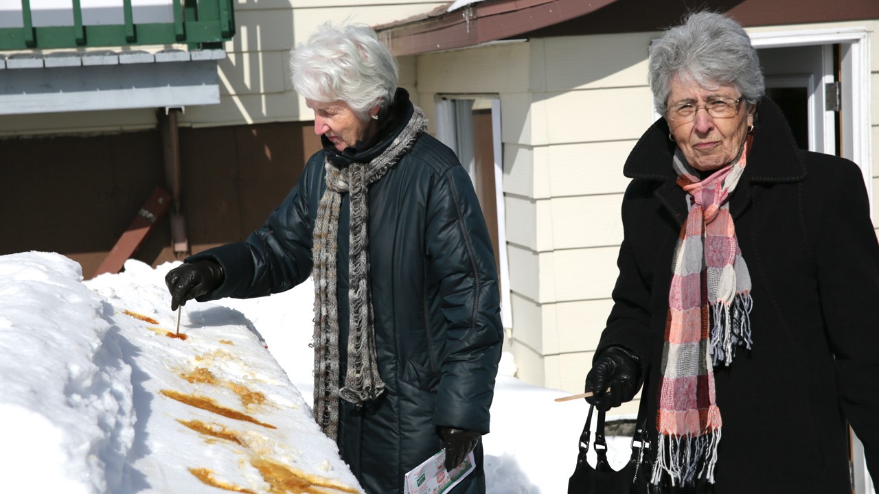 Ils ont été plusieurs à venir se sucrer le bec à Saint-Alfred.