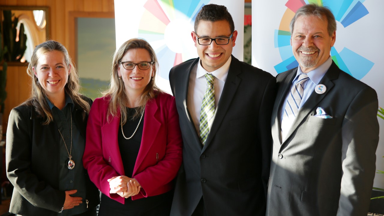 De gauche à droite: Julie Létourneau de la CAQ, Stéphanie Lachance, candidate dans Bellechasse, Samuel Poulin, candidat de Beauce-Sud, et André Spénard, député et candidat pour la CAQ dans Beauce-Nord.