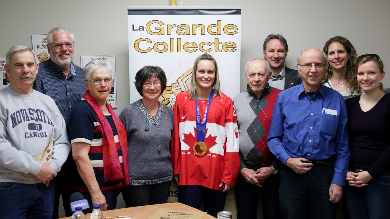 Marie-Philip en compagnie des chefs d'équipes de la Grande collecte 2014.
