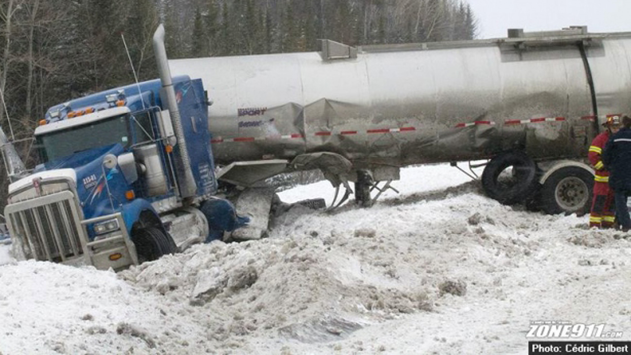 Un violent accident a eu lieu sur l’autoroute 73 entre Vallée-Jonction et Saint-Joseph le 30 mars dernier, vers 16h30.