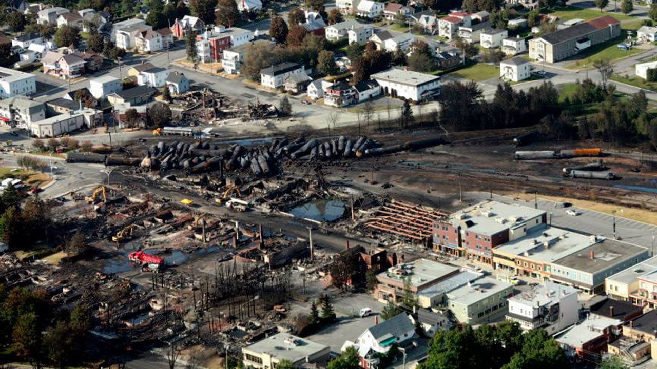 Près de neuf mois après la tragédie survenue à Lac-Mégantic, une 40e victime a été identifiée par le coroner investigateur, Dr Martin Clavet. 