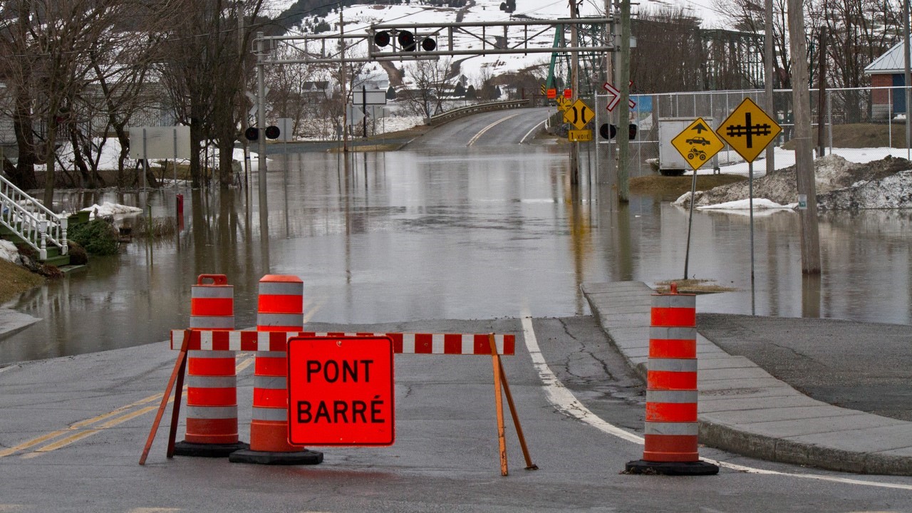 Le pont à saint-Joseph est toujours fermé à la circulation.
