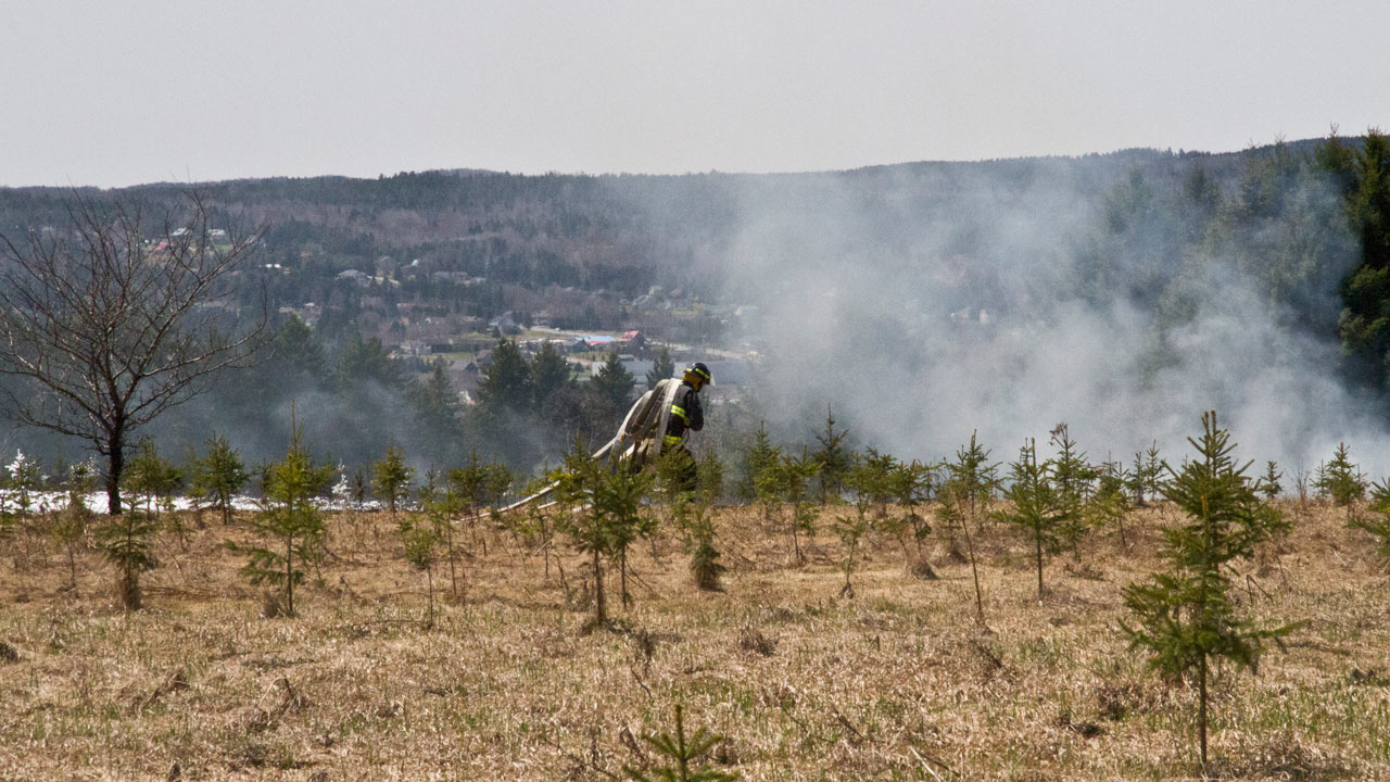 Un incendie se déclare dans un champ à Saint-Georges