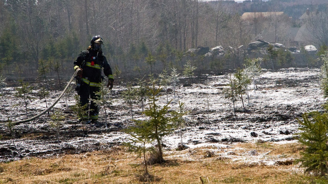Un incendie se déclare dans un champ à Saint-Georges