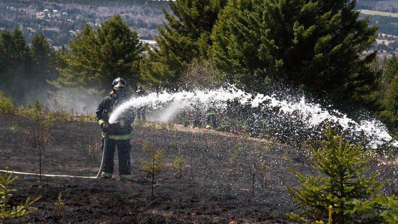 L’incendie qui a eu lieu à Saint-Georges, hier, le 8 mai, serait d’origine criminelle, mentionne Mario Thiboutot, de la Sûreté du Québec de la MRC Beauce-Sartigan. Les individus, des mineurs, ont été libérés sous promesse de comparaitre.