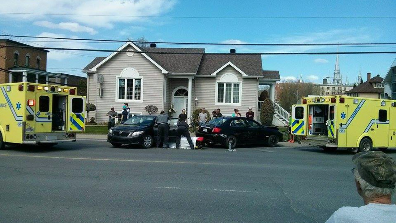 EN BREF | Collision entre deux véhicules sur le boulevard Dionne