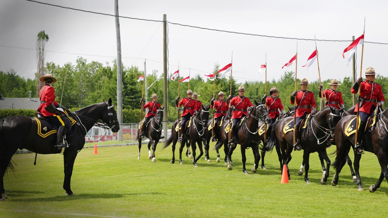 Le carrousel de la GRC débarque à Saint-Prosper