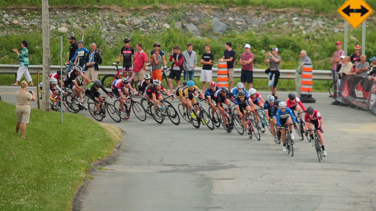 C’est aujourd’hui le 6 juillet que se terminaient les Championnats canadiens de cyclisme sur route 2014 qui se tenaient à Beauceville, évènement auquel 324 cyclistes ont participé.
