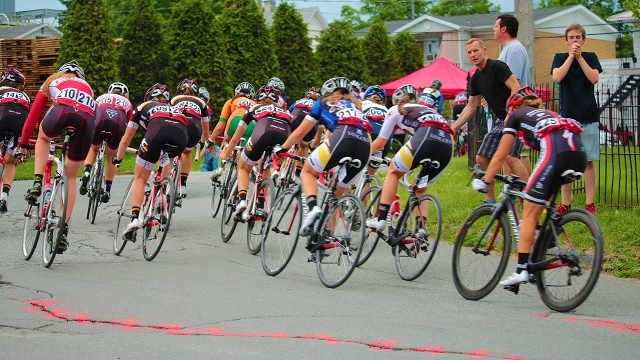C’est aujourd’hui le 6 juillet que se terminaient les Championnats canadiens de cyclisme sur route 2014 qui se tenaient à Beauceville, évènement auquel 324 cyclistes ont participé.
