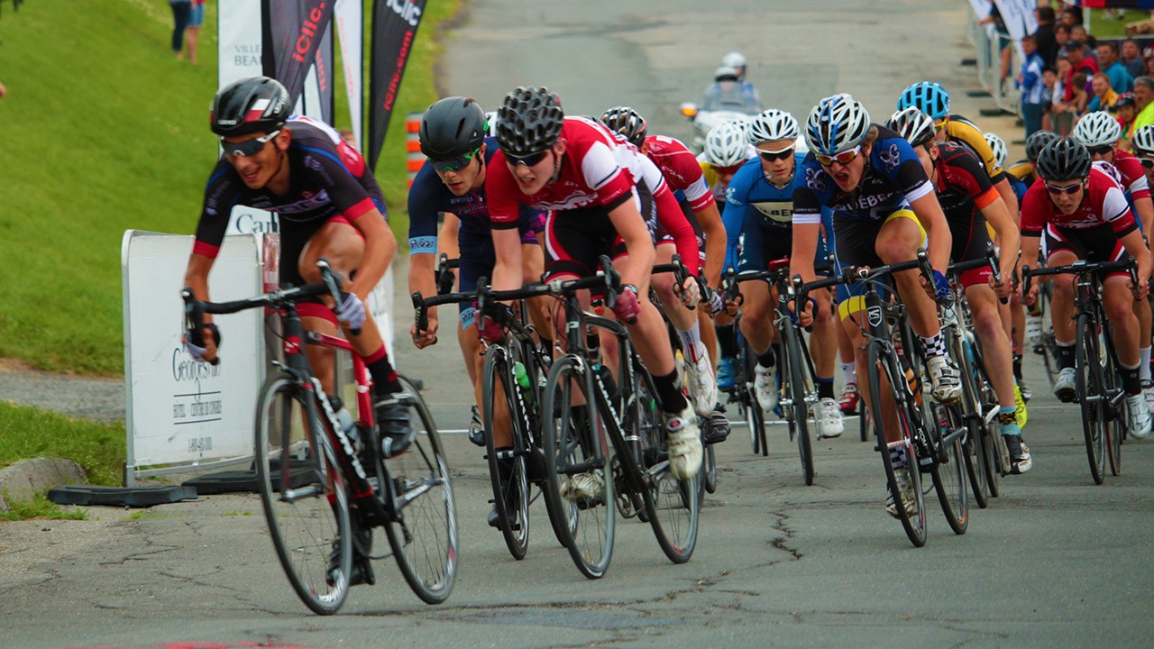 C’est aujourd’hui le 6 juillet que se terminaient les Championnats canadiens de cyclisme sur route 2014 qui se tenaient à Beauceville, évènement auquel 324 cyclistes ont participé.