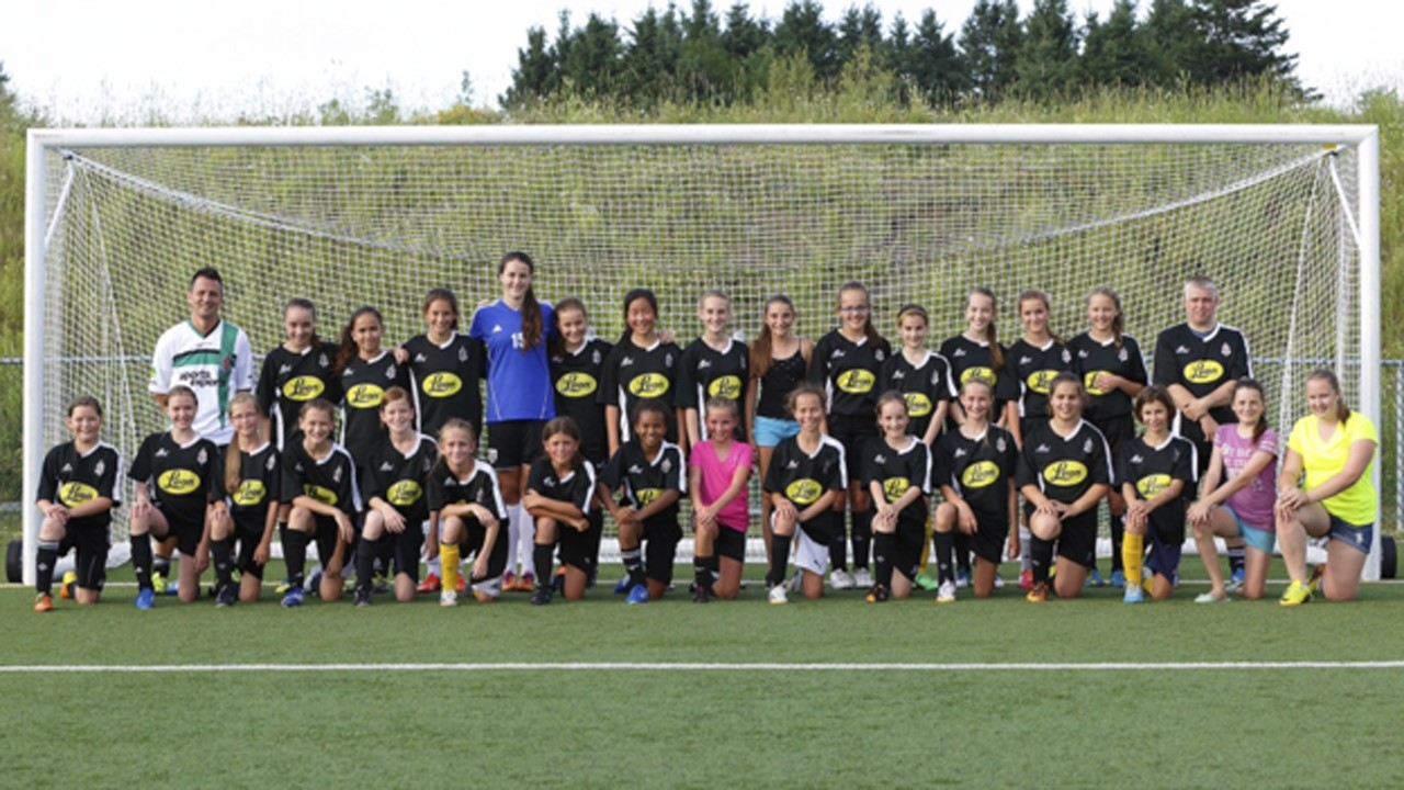 L’équipe de soccer U12F de l’Ascalon reçoit la visite de Florence Duval