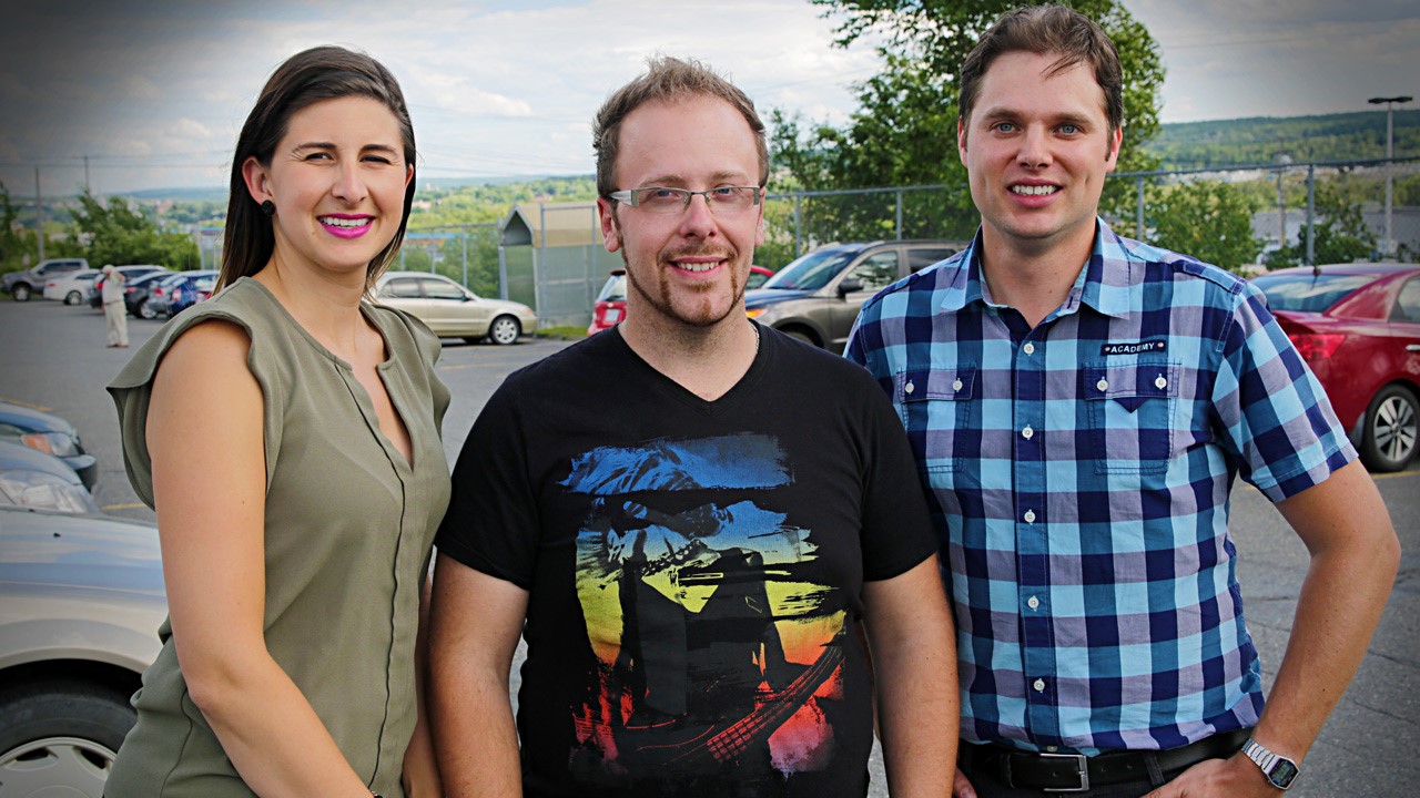 De gauche à droite: Carole-Anne Allard, directrice marketing du Carrefour Saint-Georges, Pascal Poulin et Jonathan Rancourt, organisateurs de l'événement « Résurrection du CinéParc St-Georges ».