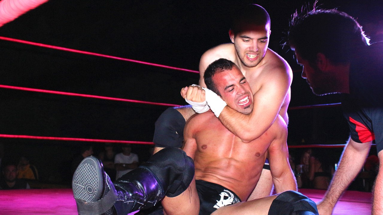 Des lutteurs de la « North Shore Pro Wrestling » se sont donné rendez-vous à la Place du Château le 12 juillet dernier dans le cadre de Santa Maria 1, le premier « SUPER » Gala de Lutte extérieur.