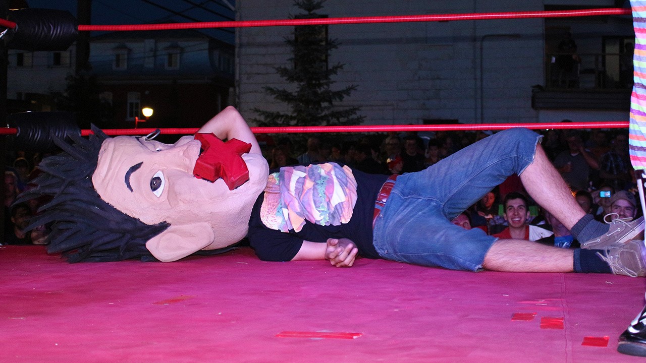 Des lutteurs de la « North Shore Pro Wrestling » se sont donné rendez-vous à la Place du Château le 12 juillet dernier dans le cadre de Santa Maria 1, le premier « SUPER » Gala de Lutte extérieur.