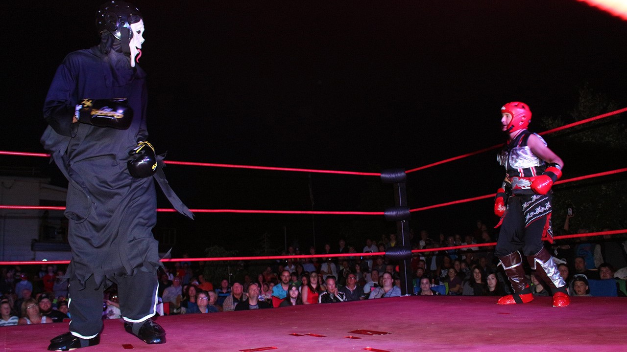 Des lutteurs de la « North Shore Pro Wrestling » se sont donné rendez-vous à la Place du Château le 12 juillet dernier dans le cadre de Santa Maria 1, le premier « SUPER » Gala de Lutte extérieur.